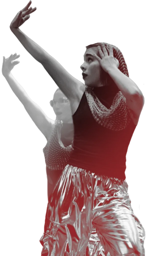 Imagem representando uma dançarina executando um movimento expressivo durante uma coreografia de dança comercial, demonstrando presença, coordenação e expressão corporal. Na Follow Dance, os alunos desenvolvem técnica, criatividade e confiança através de aulas adaptadas a diferentes idades e níveis.